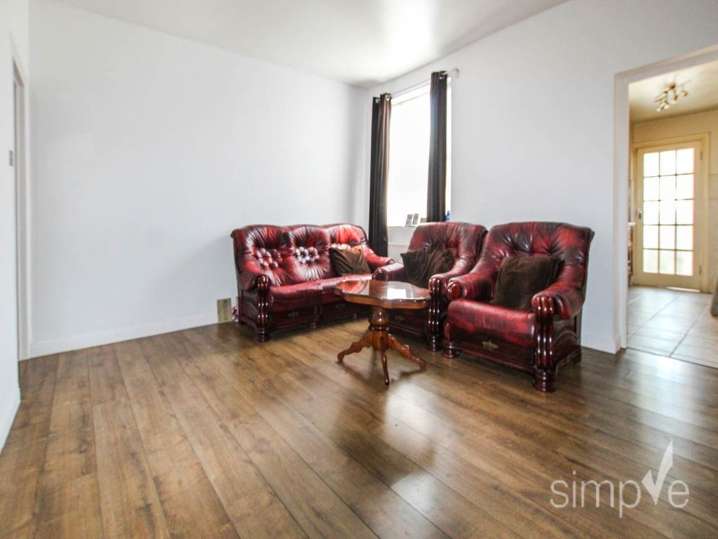 Property photo 3 of 20 Img_4031