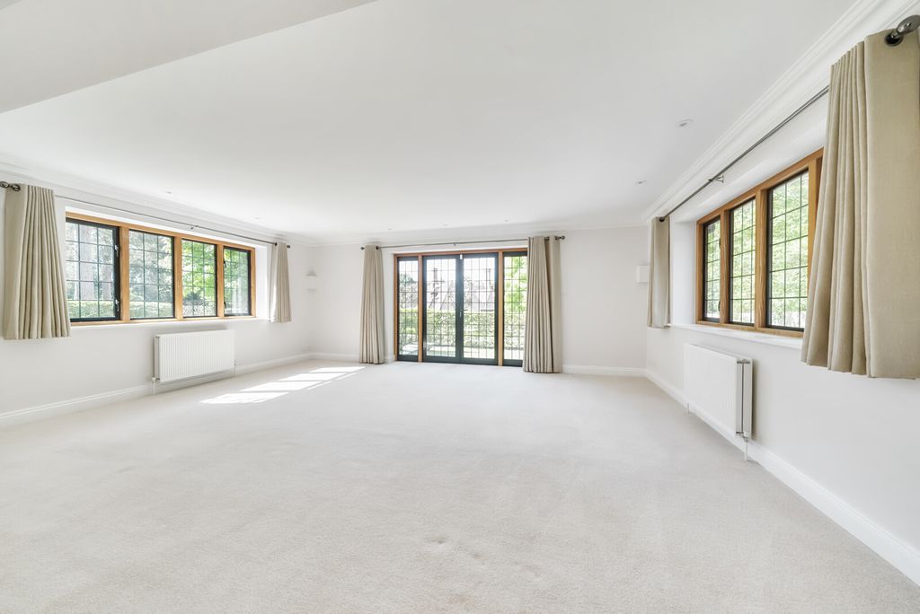 Property photo 2 of 17 1302303-11-683B03...