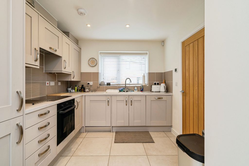 Property photo 2 of 22 Kitchen