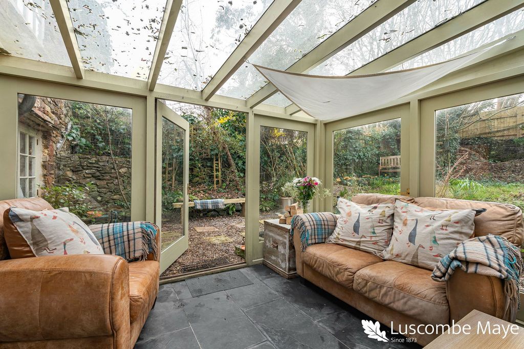 Property photo 2 of 21