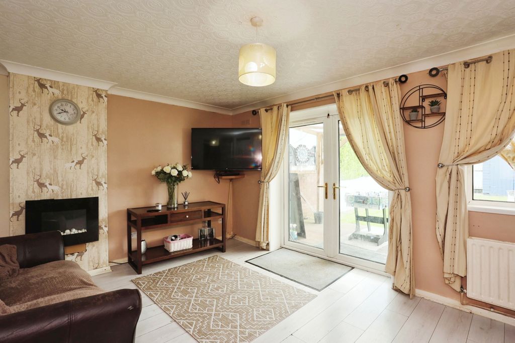 Property photo 2 of 17 Photography
