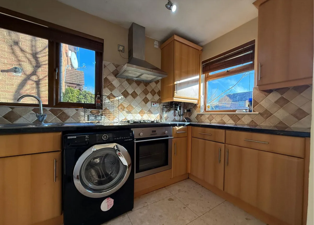 Property photo 3 of 6