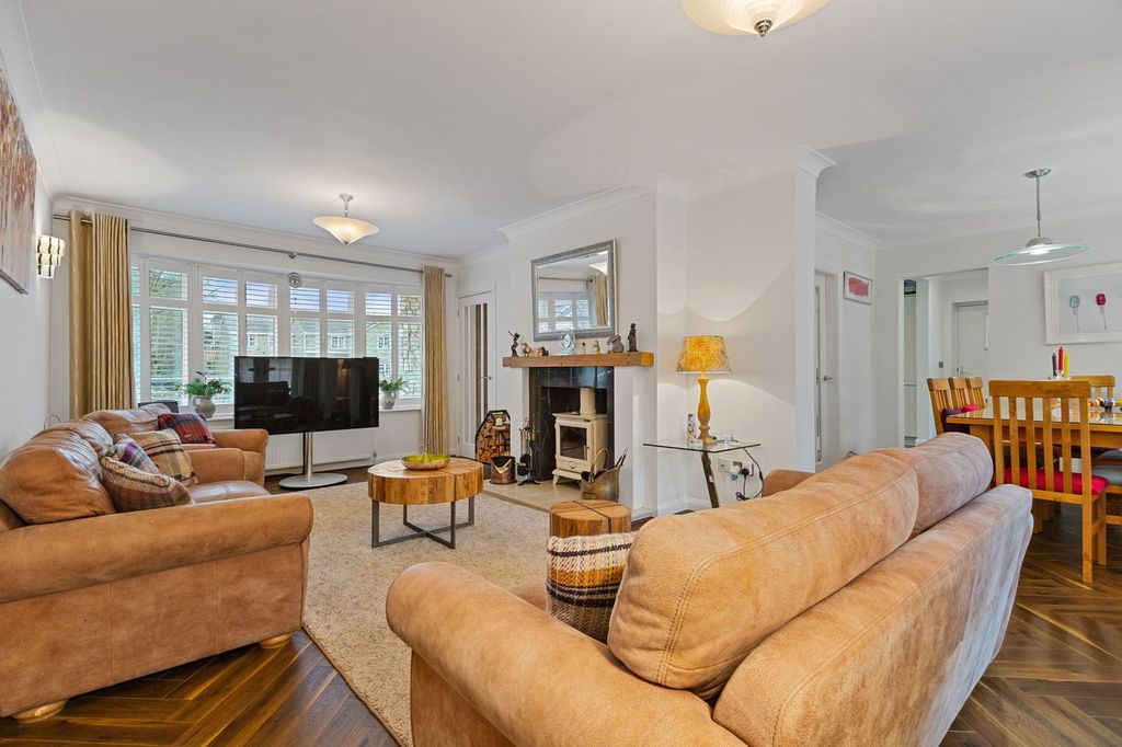 Property photo 2 of 24