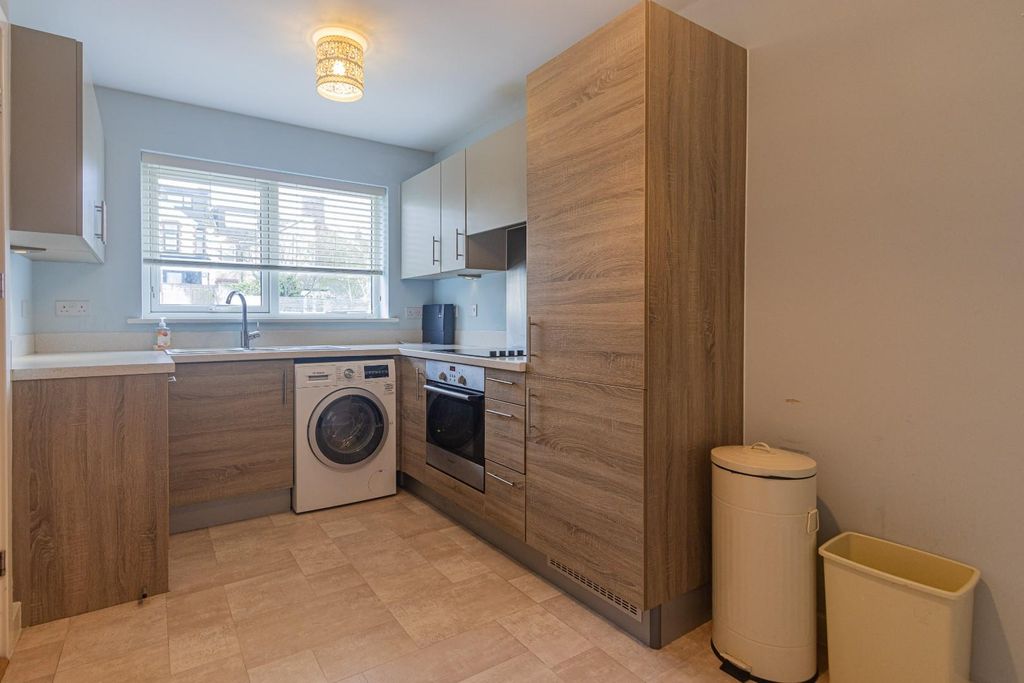 Property photo 3 of 14 Img-3.Jpg