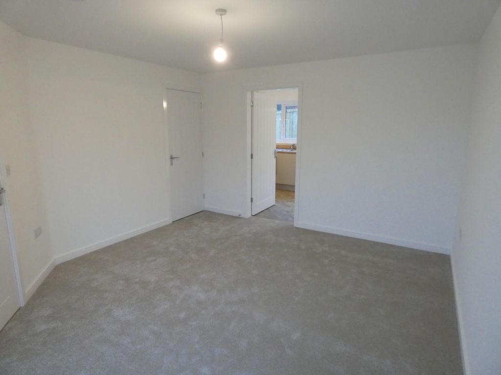 Property photo 3 of 16 Living Room