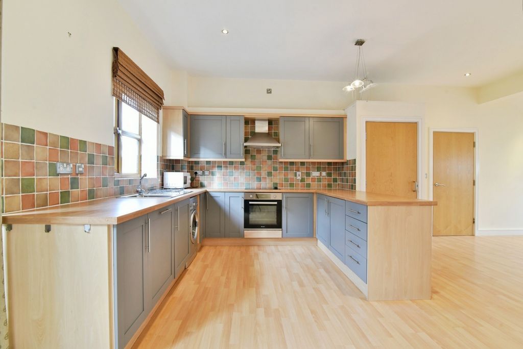 Property photo 2 of 11 Pbox-Img.Jpg