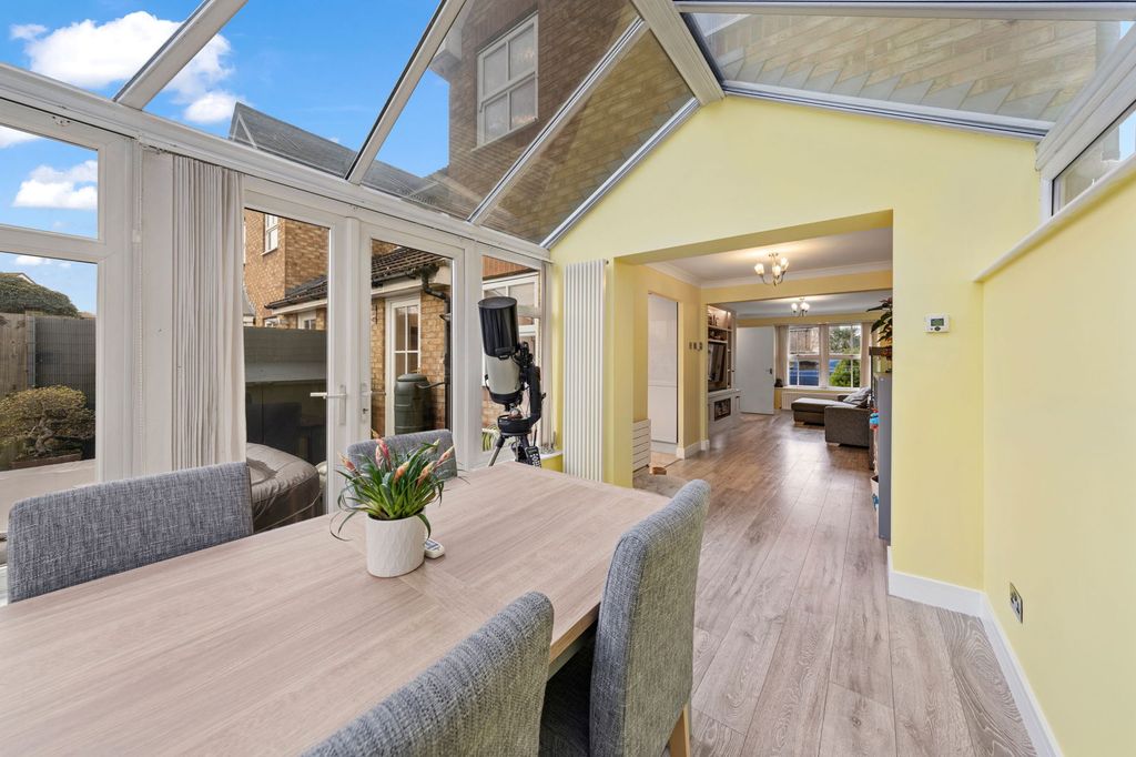 Property photo 2 of 21