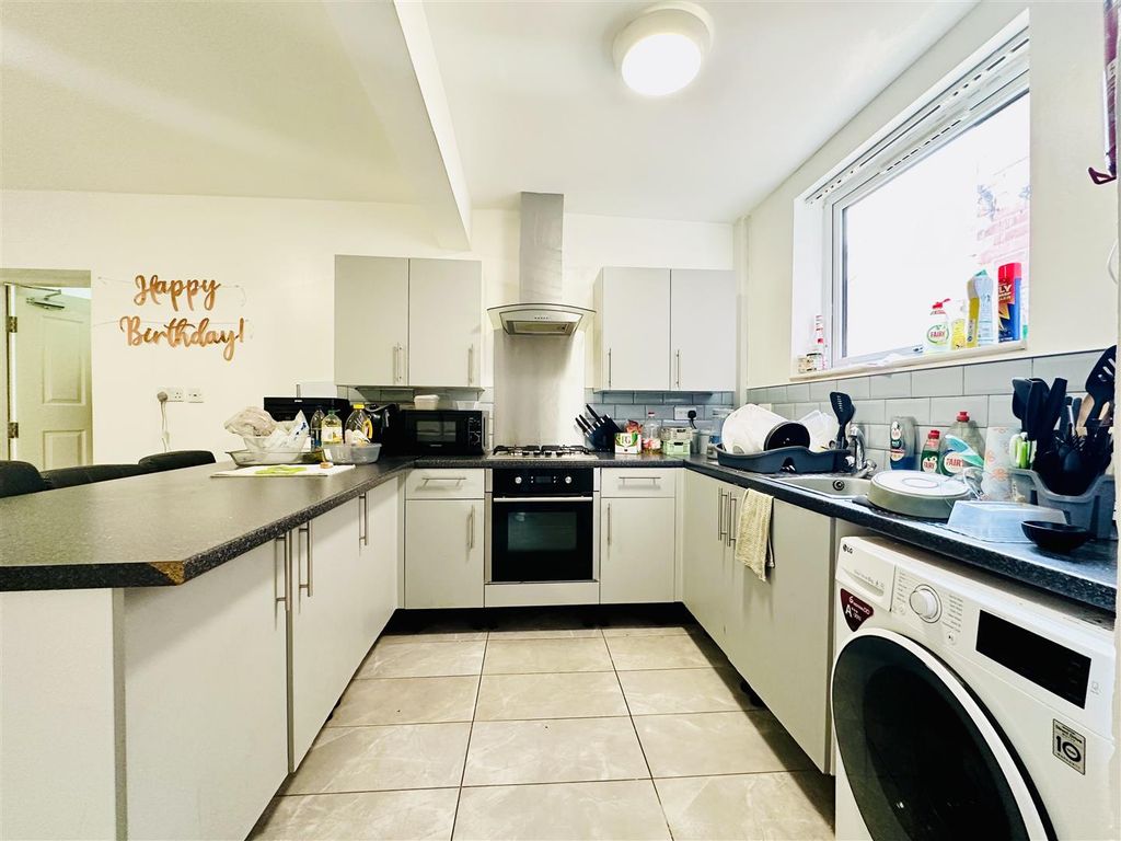 Property photo 2 of 13 Kitchen