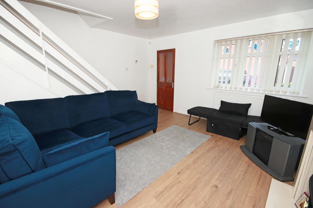 Property photo 3 of 8