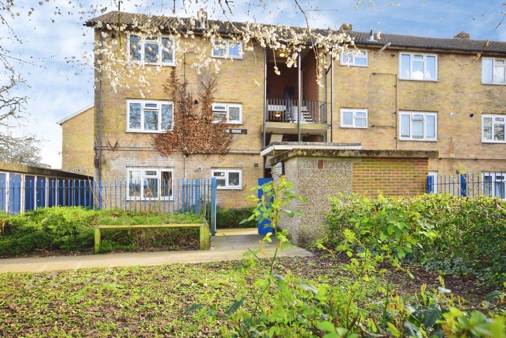 Property photo 1 of 6 Pine Front