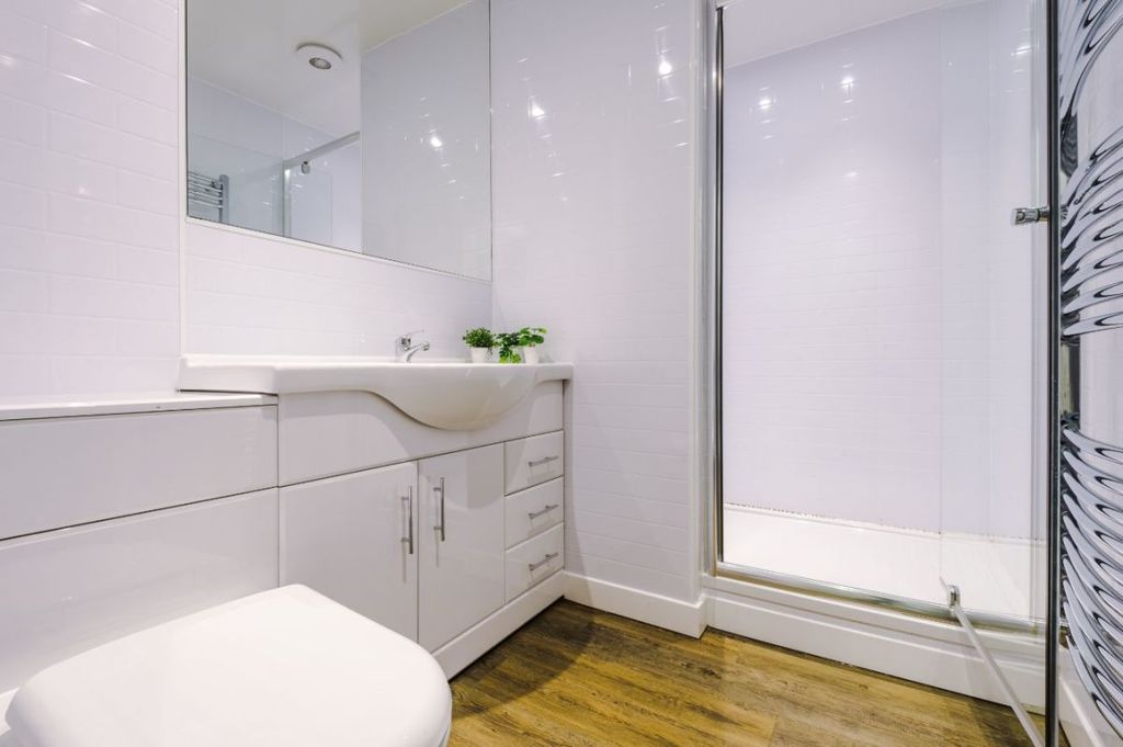 Property photo 2 of 5 Btf6 - Bathroom
