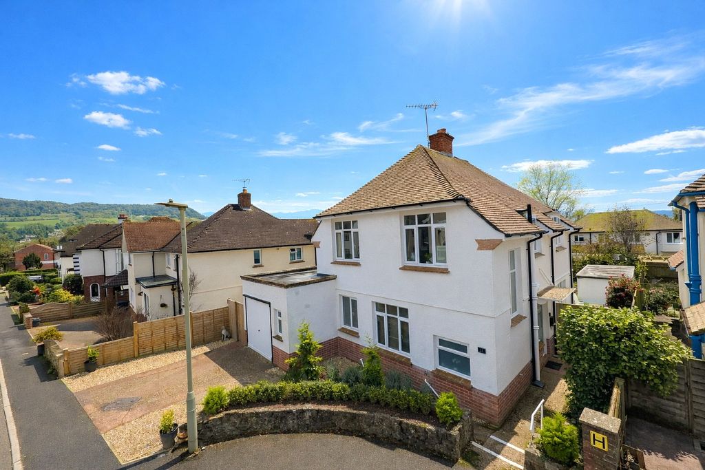 Property photo 1 of 20 Picture No. 14