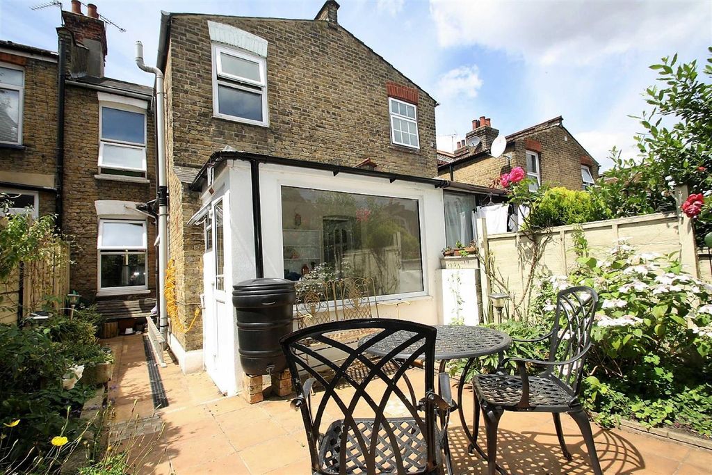 Property photo 3 of 18