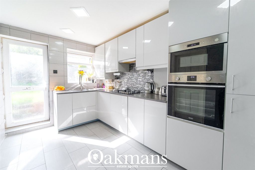 Property photo 2 of 17 Picture No. 23