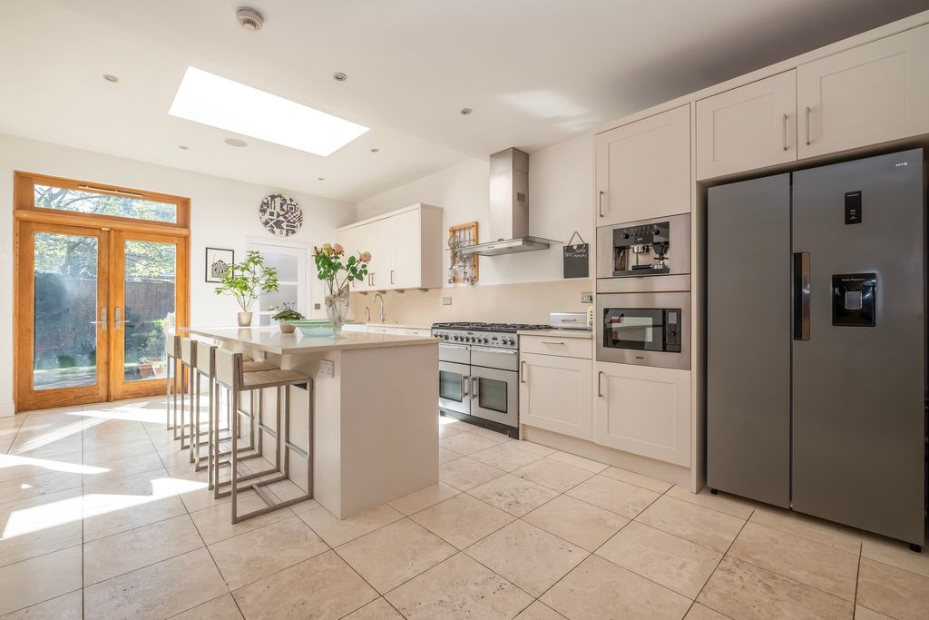 Property photo 3 of 14