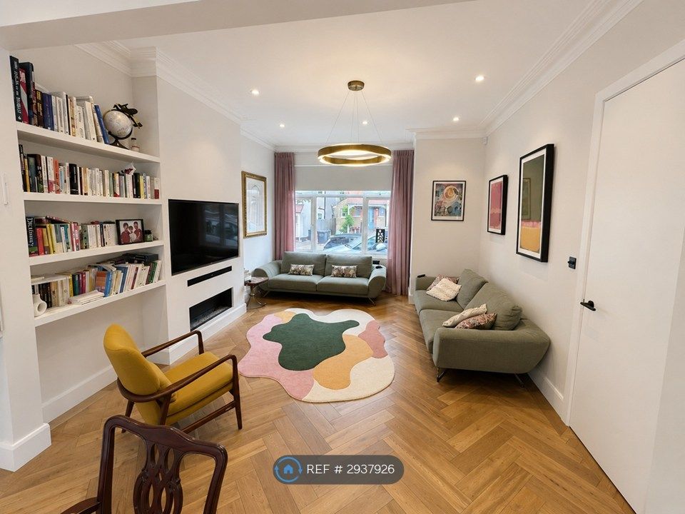 Property photo 3 of 10