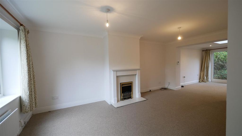 Property photo 2 of 14 Lounge/Diner