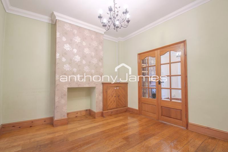 Property photo 3 of 17 Photo 4