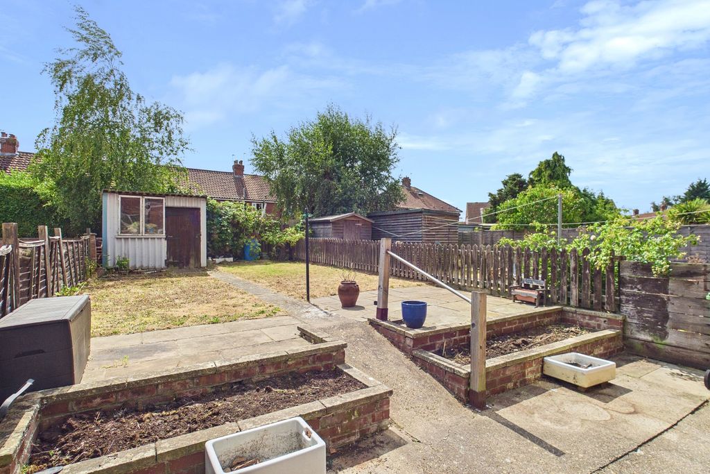 Property photo 3 of 17 Cam02279G0-Pr0156-Still008