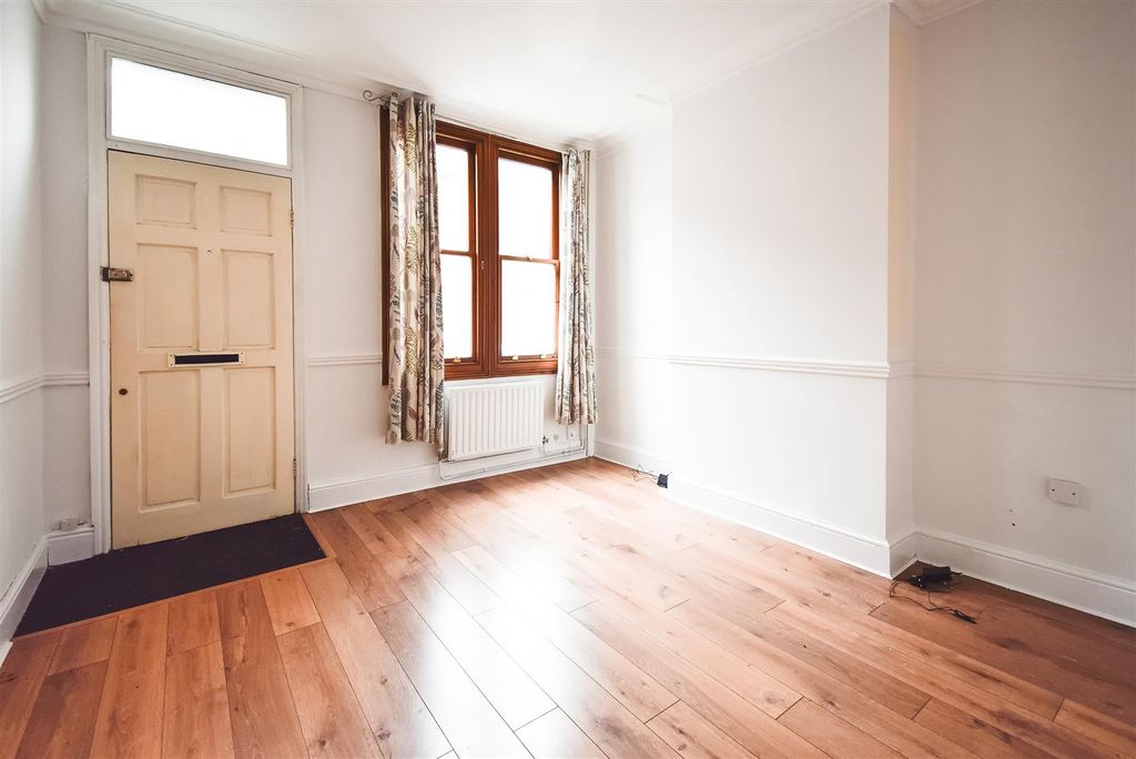 Property photo 3 of 12 2025-02-19 11.16.18.Jpg