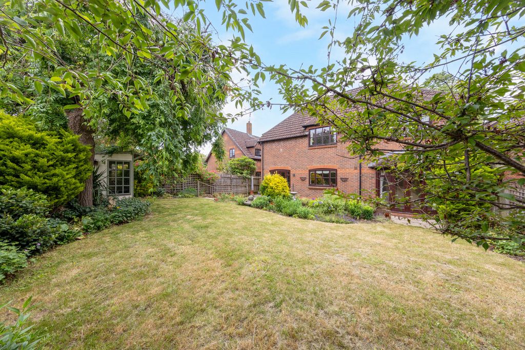 Property photo 2 of 32