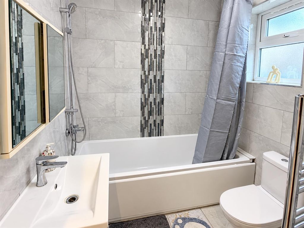 Property photo 2 of 9 4.Png