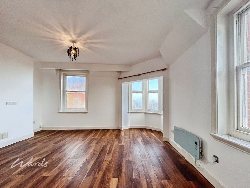 Property photo 1 of 9 Lounge