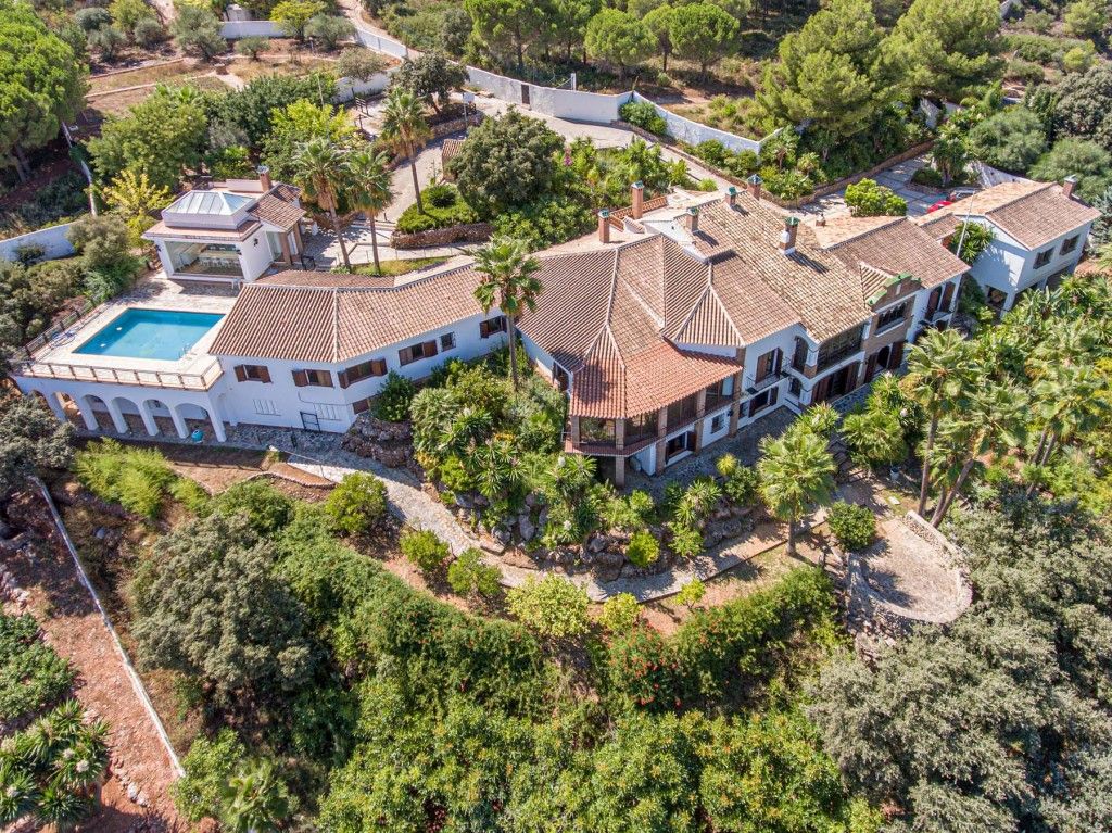 Property photo 2 of 20 Dron