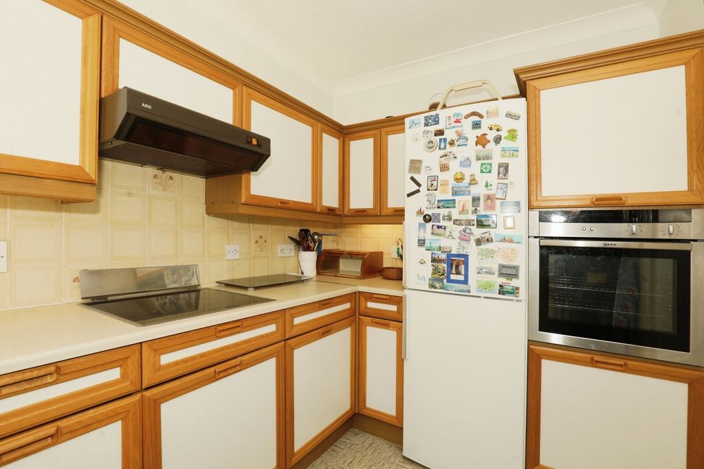 Property photo 3 of 14 Photo
