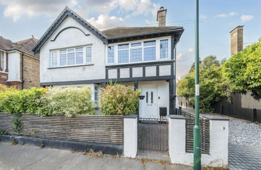 Property photo 1 of 12