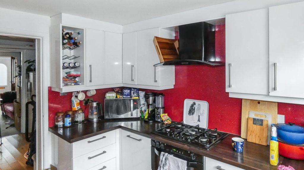 Property photo 2 of 9