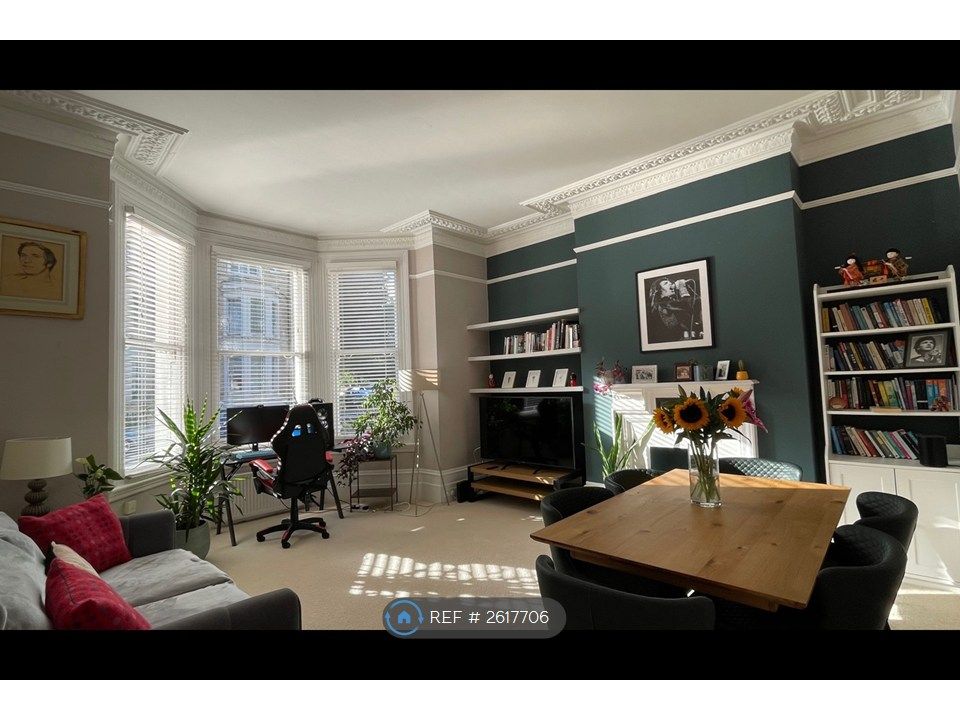 Property photo 1 of 18 Lounge & Dining Room