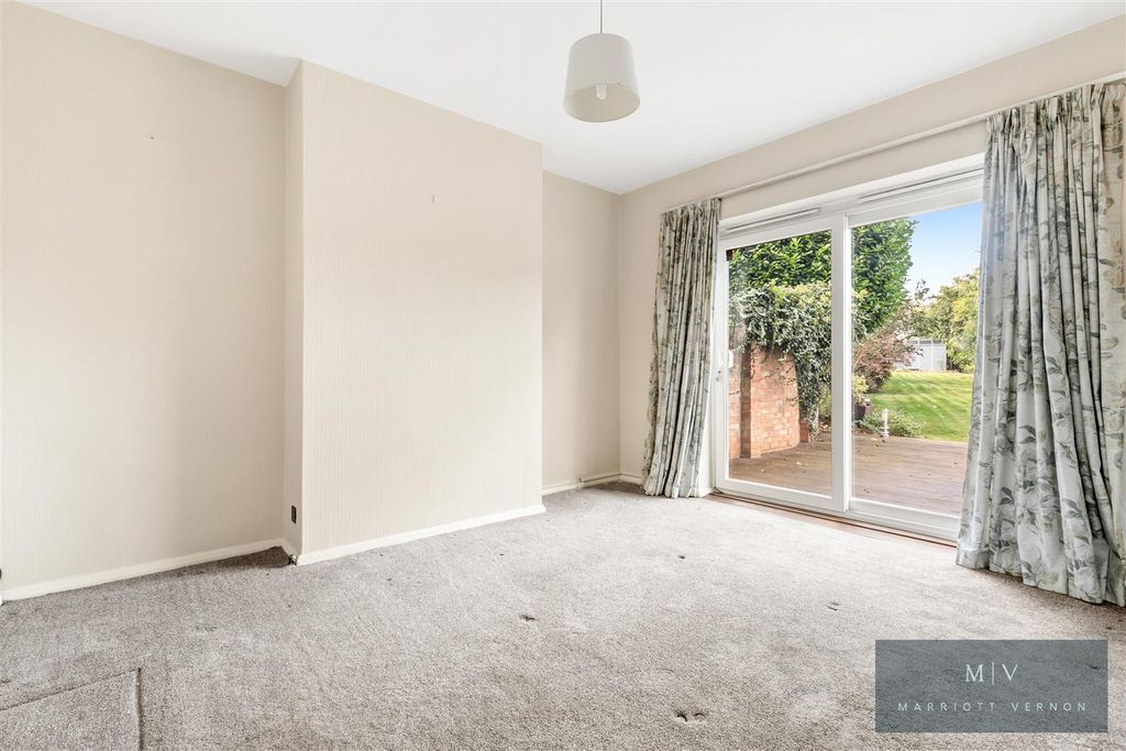 Property photo 3 of 17 Rawlins Close 10 MV-2.Jpg