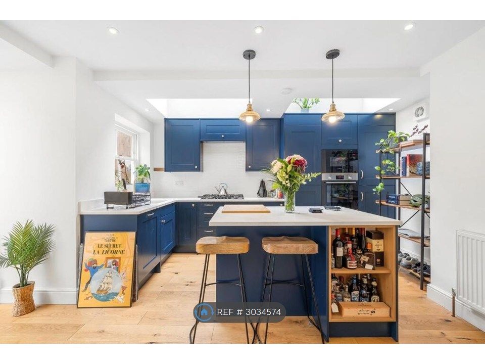 Property photo 1 of 11 Kitchen