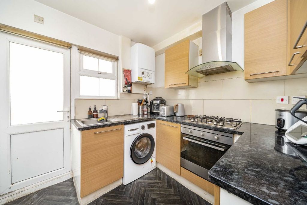Property photo 3 of 7