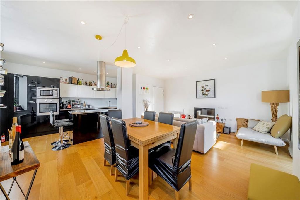 Property photo 3 of 8