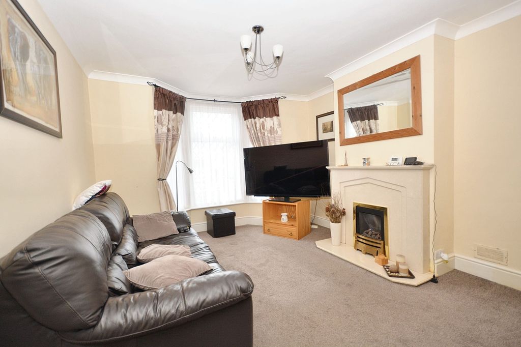 Property photo 2 of 21