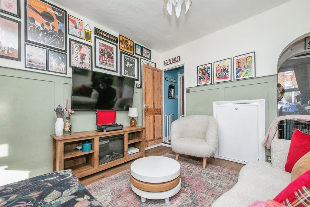 Property photo 2 of 14