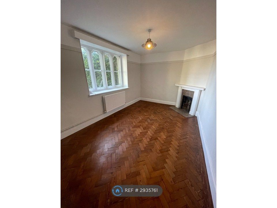 Property photo 3 of 16 Sitting Room
