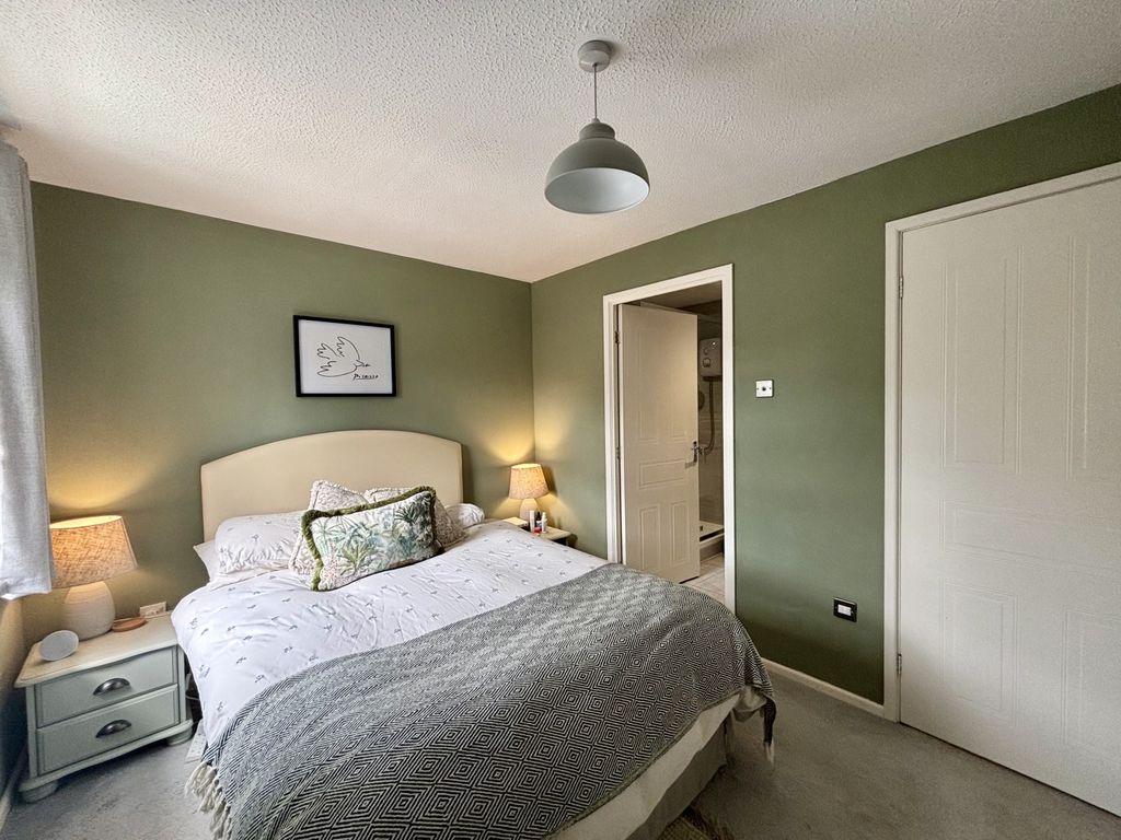Property photo 3 of 17 Image00010