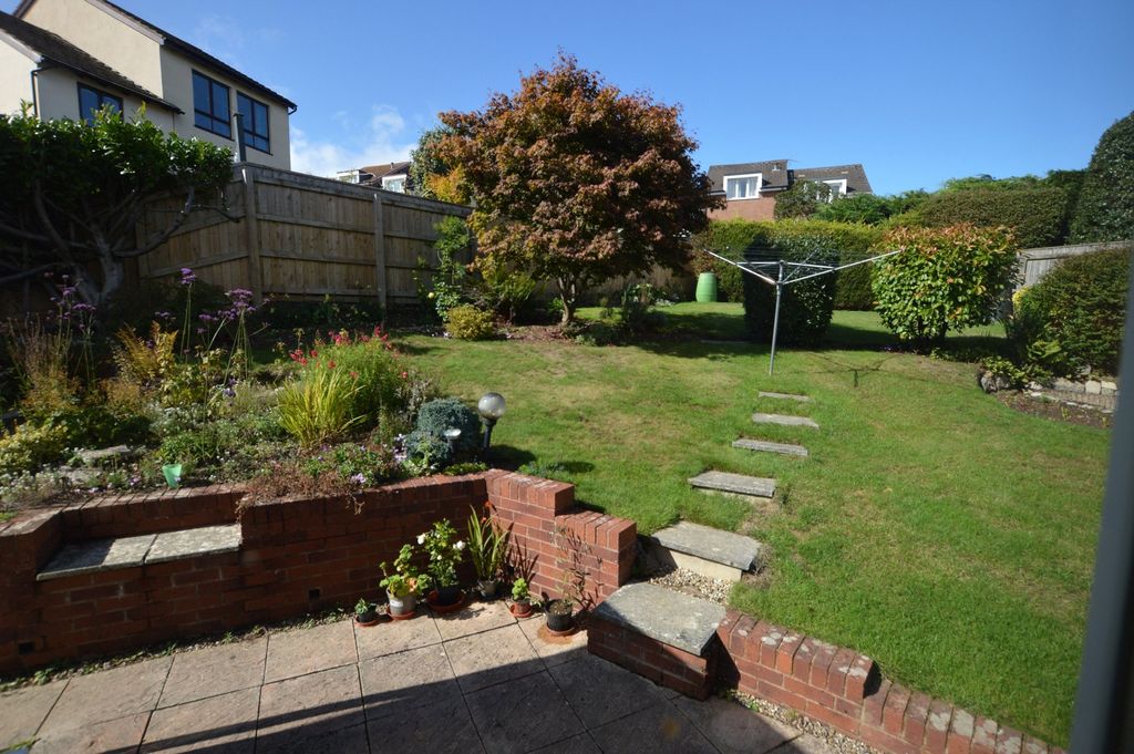 Property photo 2 of 19 Garden