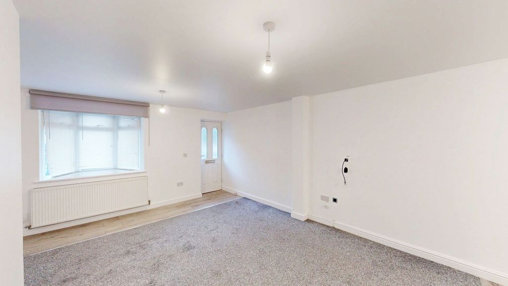 Property photo 3 of 18 Lounge/Diner