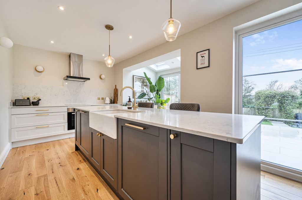 Property photo 2 of 15 Kitchen