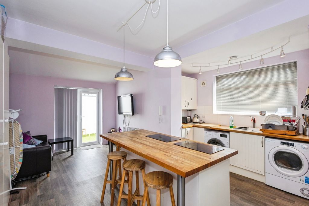 Property photo 2 of 16 Pbox-Img.Jpg