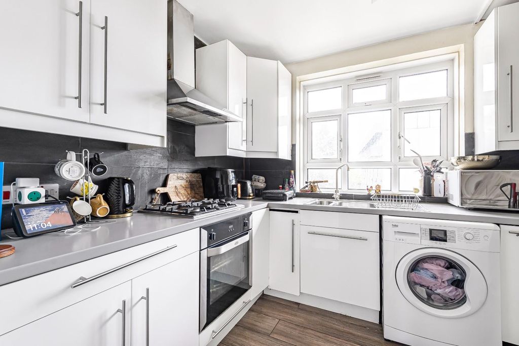 Property photo 3 of 16 9_57881.Jpg