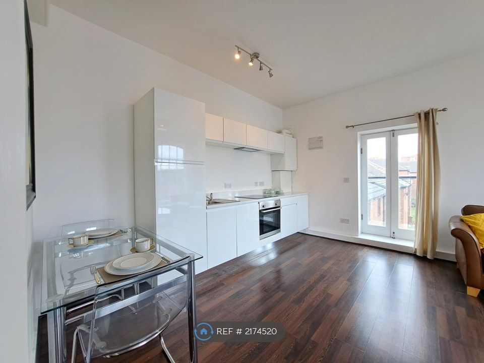 Property photo 3 of 12 Kitchen Diner