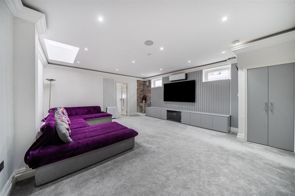 Property photo 2 of 19 Living Room