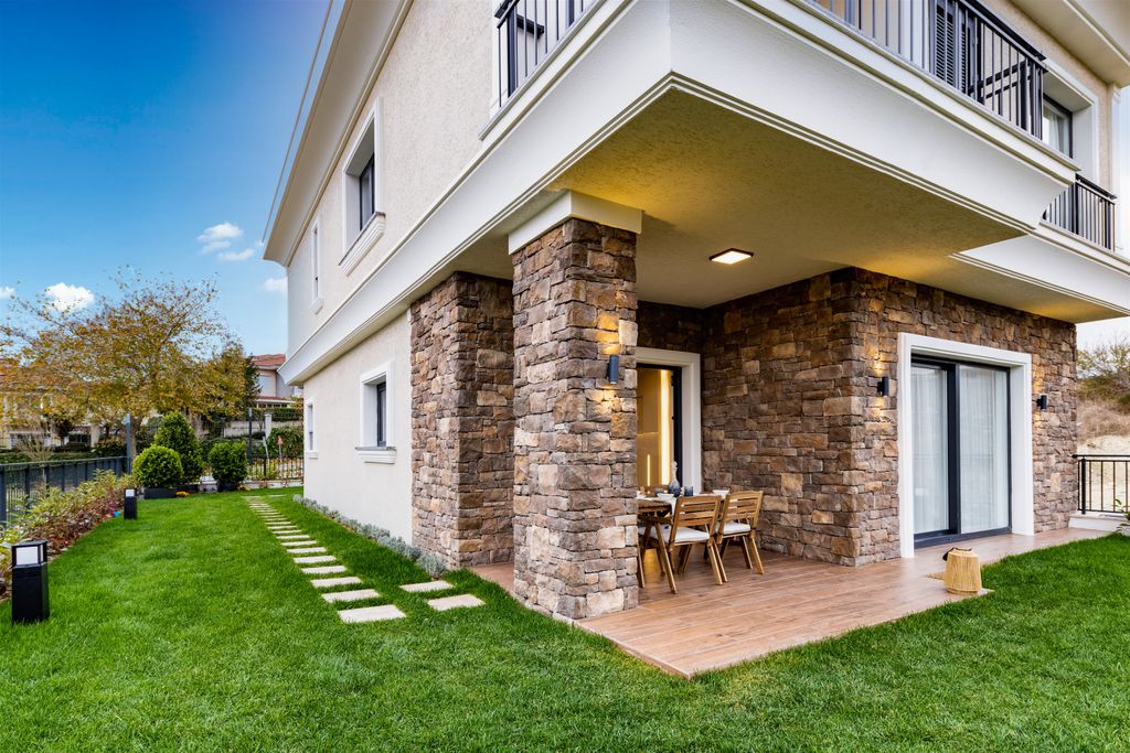 Property photo 2 of 16 Nature View Istanbul Luxury Villas - Gorgeous Landscaped Gardens