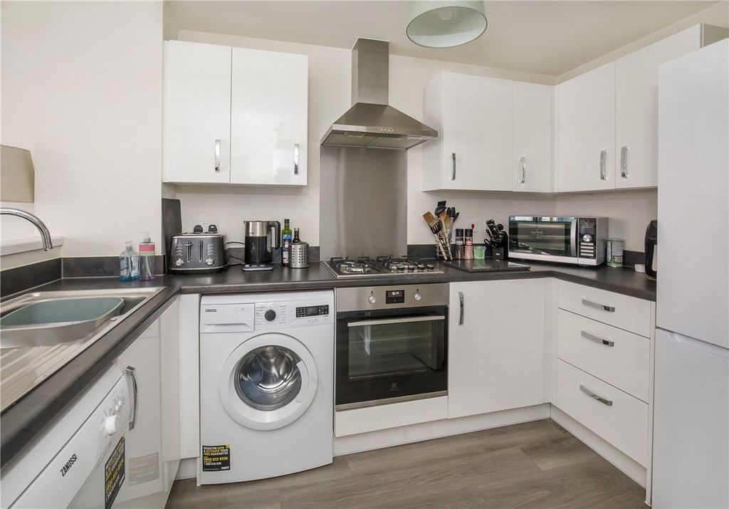 Property photo 3 of 13 Picture No. 02