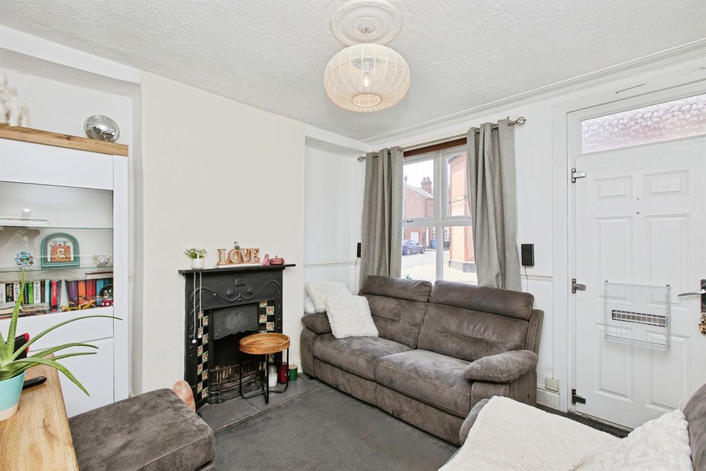 Property photo 2 of 17